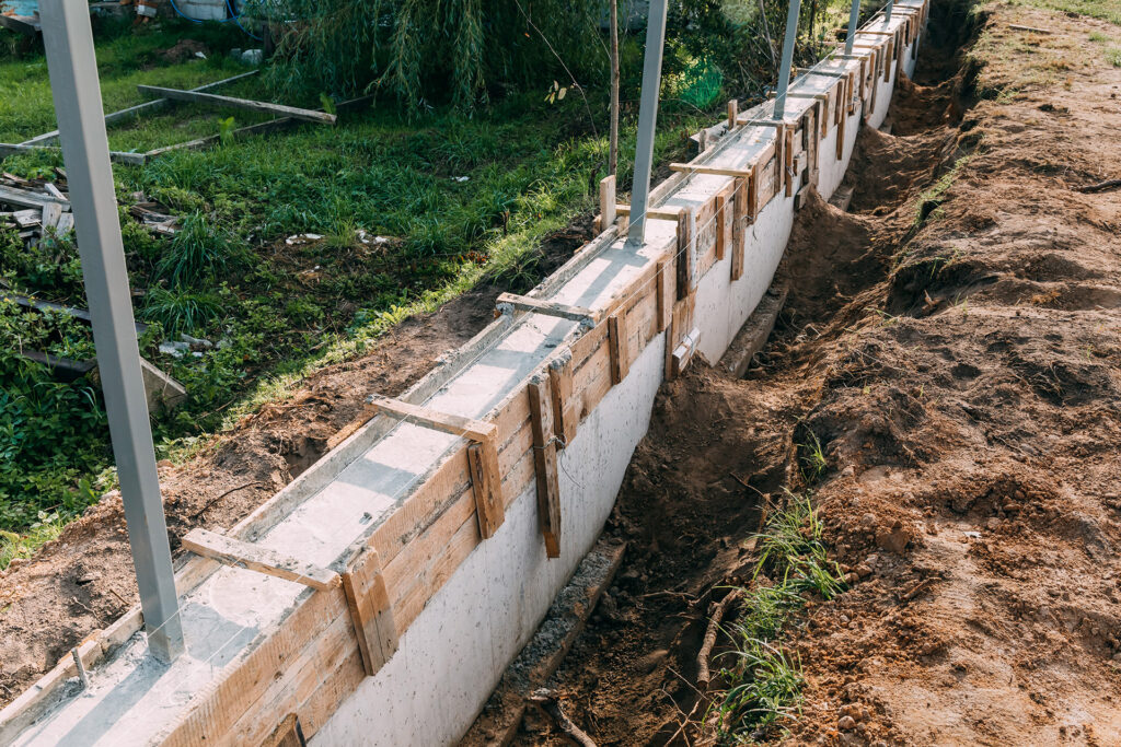 The Importance of Proper Drainage Behind Retaining Walls